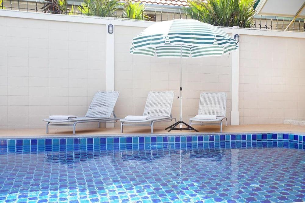 بول فيلا تانزانايت نير ووكينج ستريت حمام سباحة مكشوف