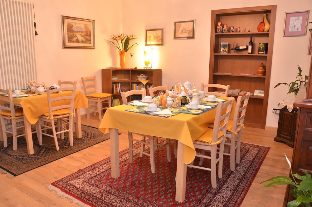 بد آند بريكفاست باجليا إي فيينو أخرى