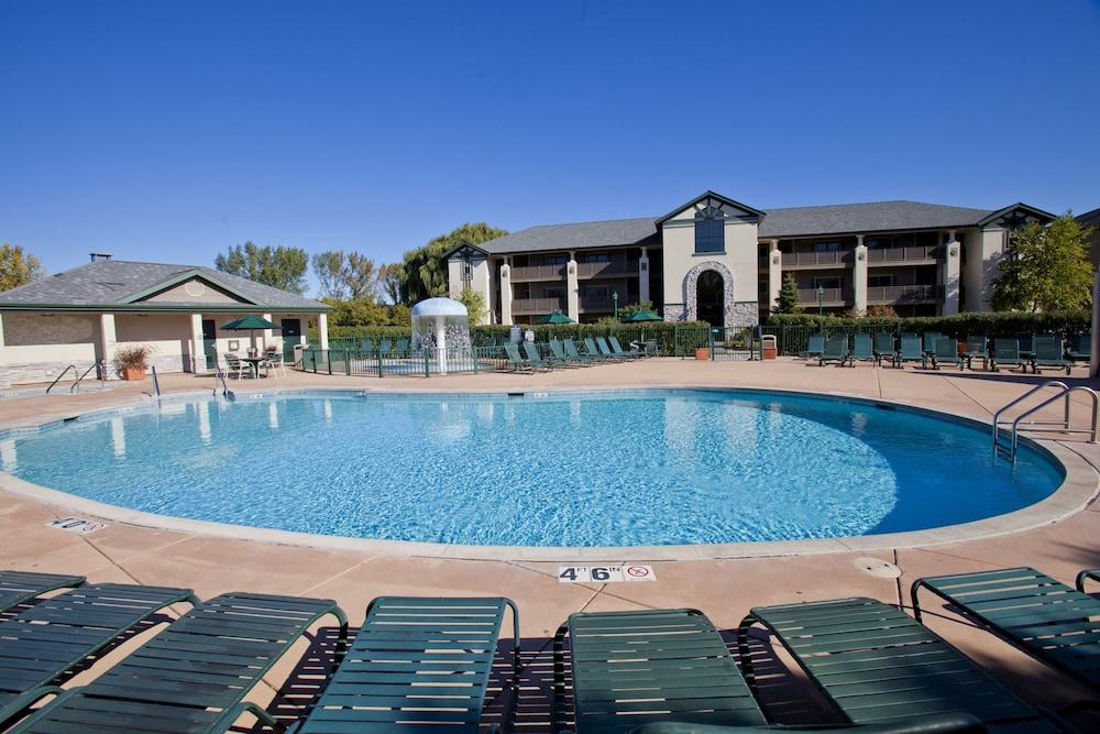 هوليداي إن كلوب فاكيشنز آت ليك جينيفا ريزورت باي آيتش جي حمام سباحة مكشوف