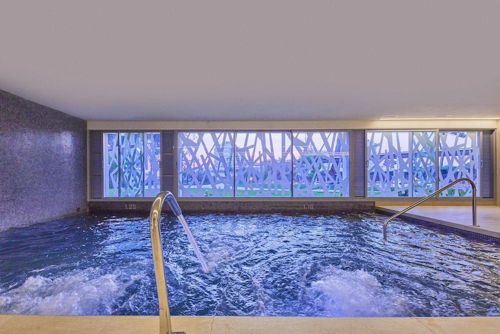 BG Hotel Tonga Tower Indoor Pool