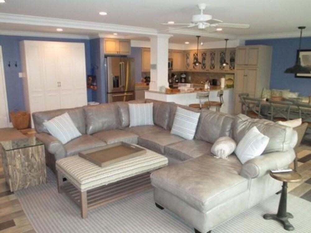 هينلوبين يونيت 607 باي لونج آند فوستر داخلي