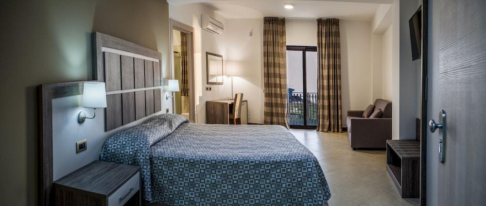 سان دومينيكو فاميلي هوتل