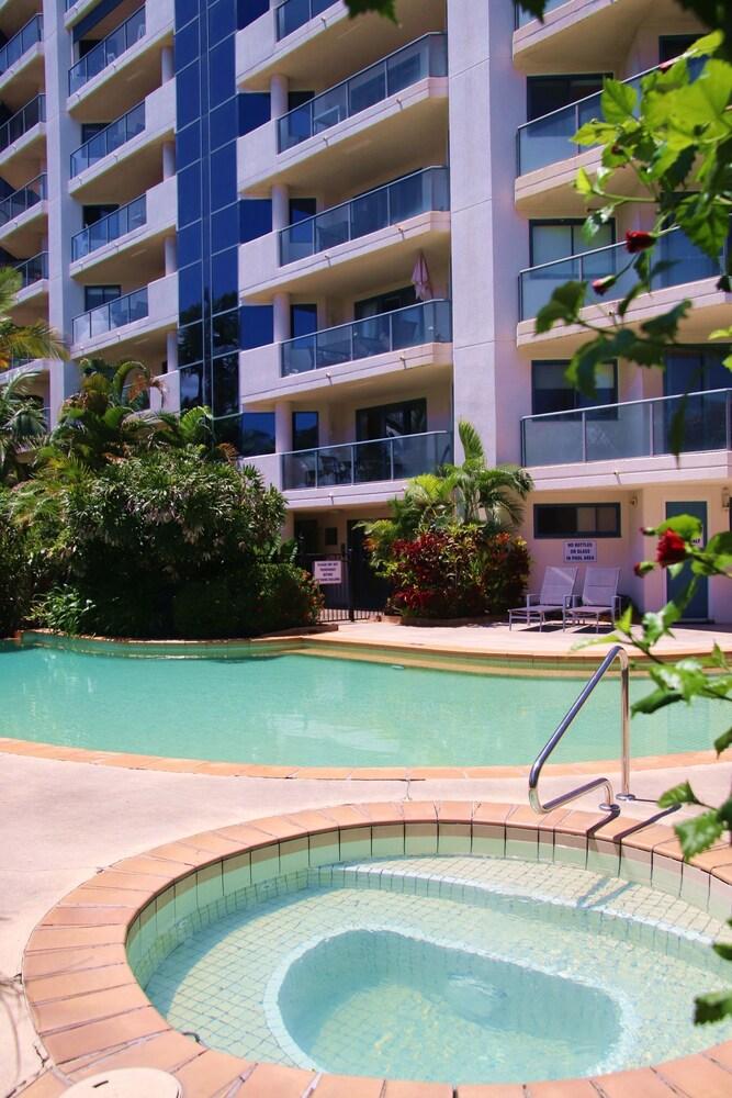 181 The Esplanade Outdoor Pool