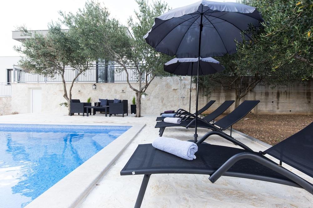 Villa Olive Gardens