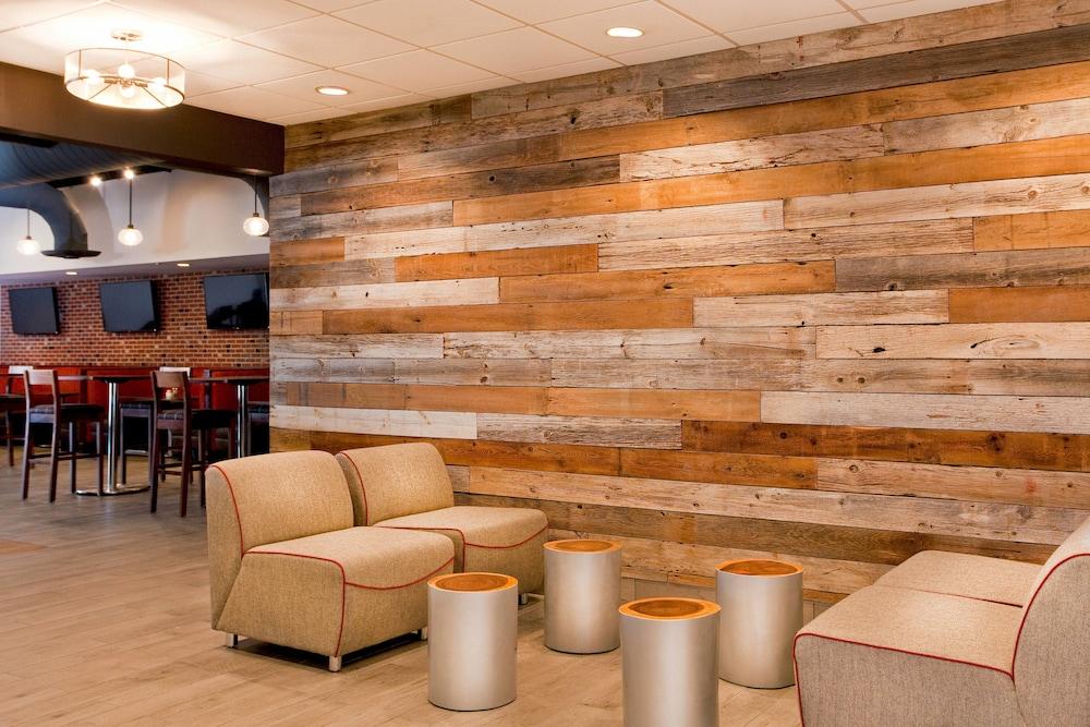 فور بوينتس باي شيراتون كليفلاند إيربورت الردهة