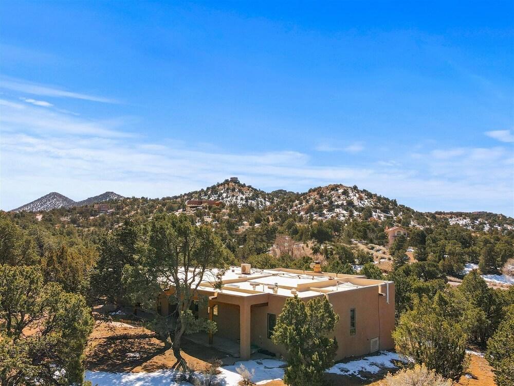 Sunlit Pines - Tucked in the Trees, Private Escape, Easy Drive to Plaza - NEW Listing Property Grounds