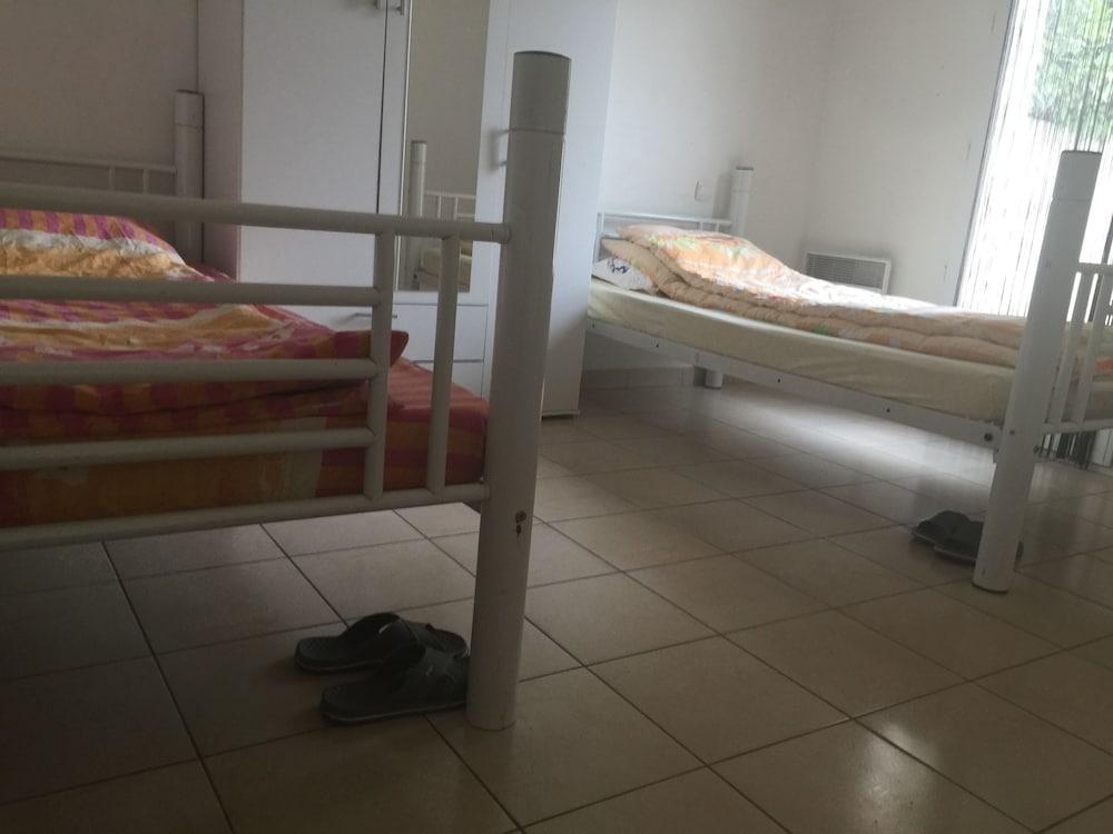 Chambre privée à Drancy Room