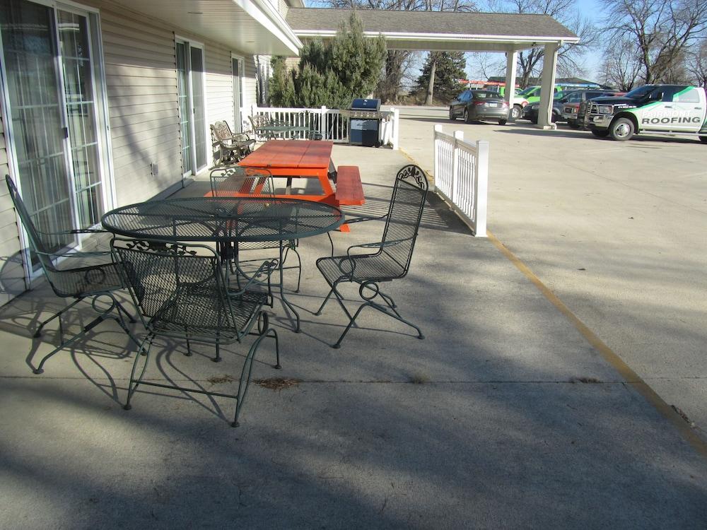 بارك فيو إن آند سويتس آند كونفرانس سنتر منطقة شواء/نزهات