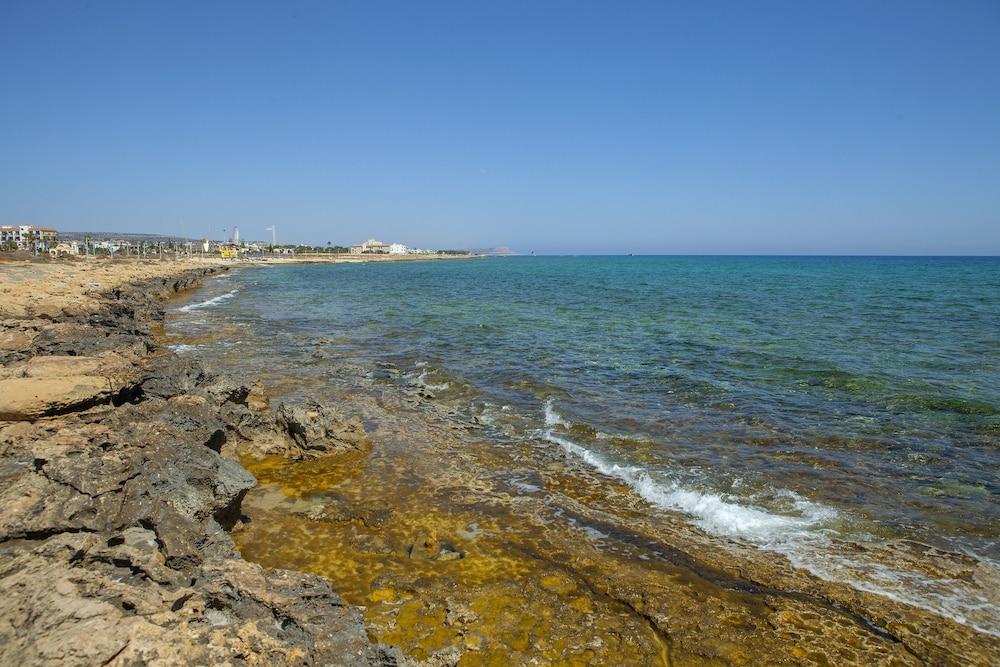 نابا بيتش فرونت فيلا الشاطئ