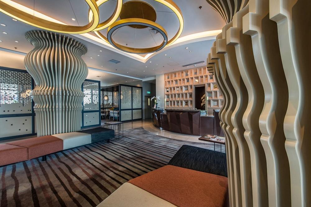 Enso Hotel Lobby