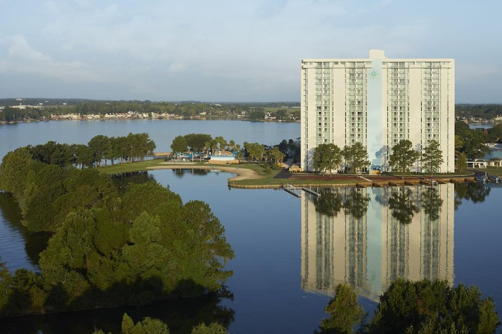 مارجاريتافيل ليك ريزورت، ليك كونرو/هيوستن المنطقة المحيطة بالمنشأة