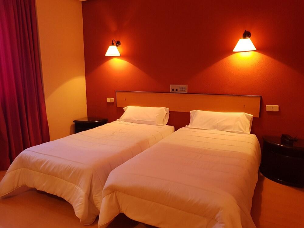 Hotel Faranda Express Torrelavega Room