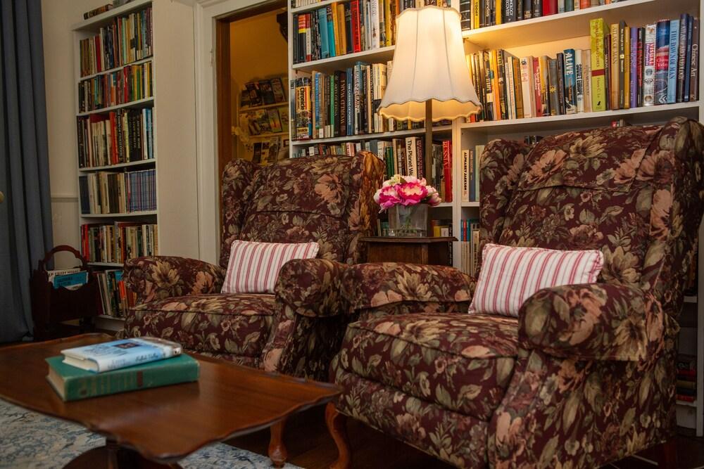 Dunbar House Inn and Event Property Interior