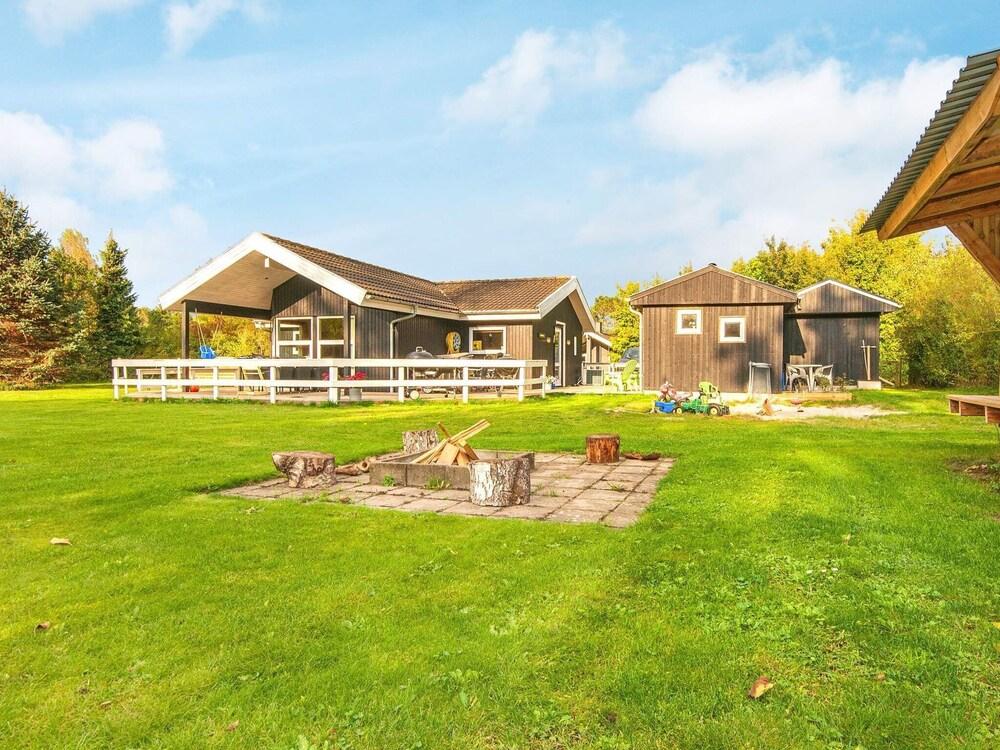 10 Person Holiday Home in Ørsted