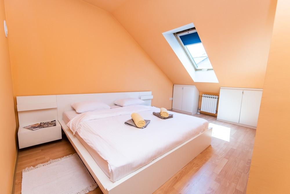 سبيشوس ديزاين لوفت إن بيوتيفول نيبرهود غرفة