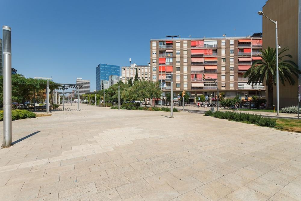 BCN Design Apartment with Portable Wifi Exterior