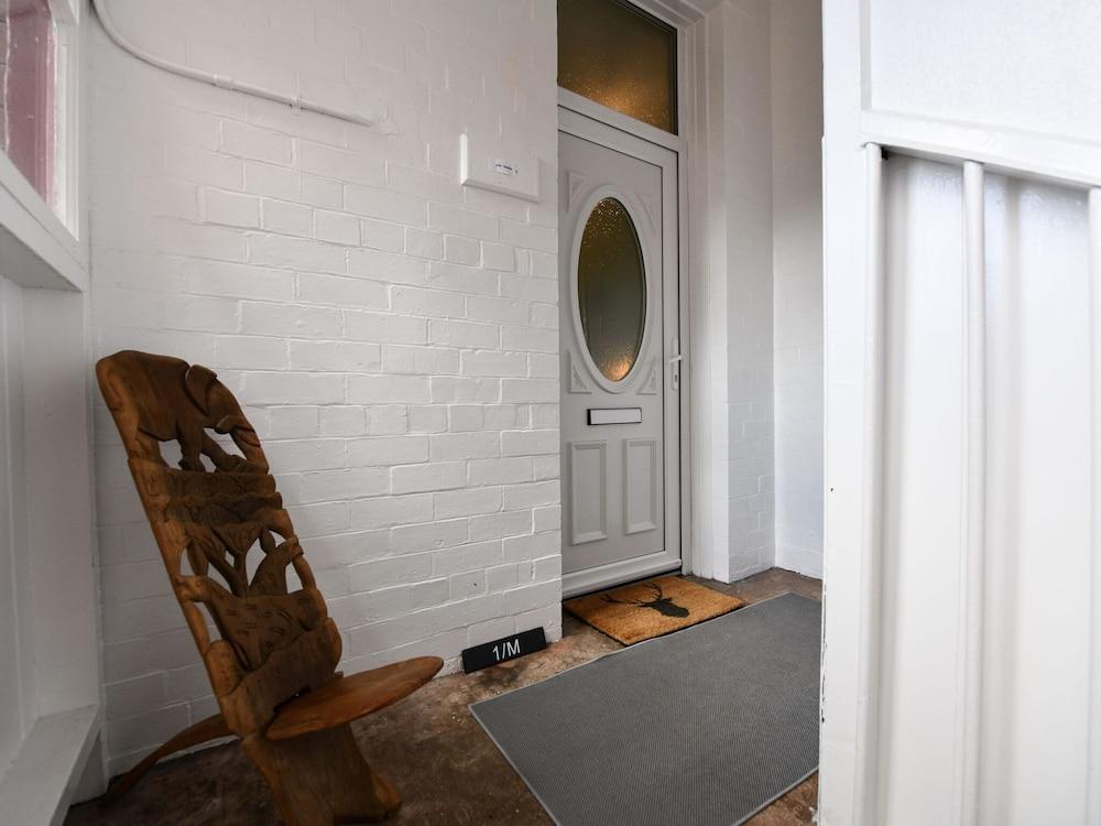 شينيك أبارتمنت إن لارجس نير كيلبورن كاسل آند بيتش منطقة الاستقبال