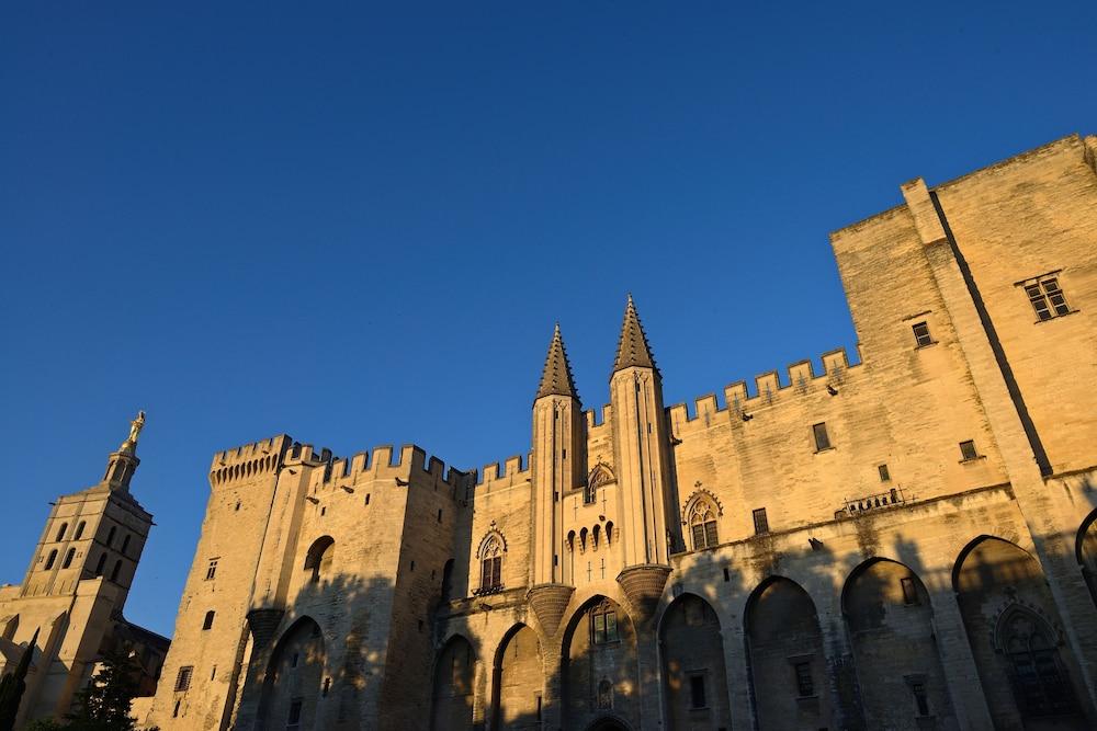 إيبيس أفيجنون سنتر بون دو لوروب المنطقة الخارجية