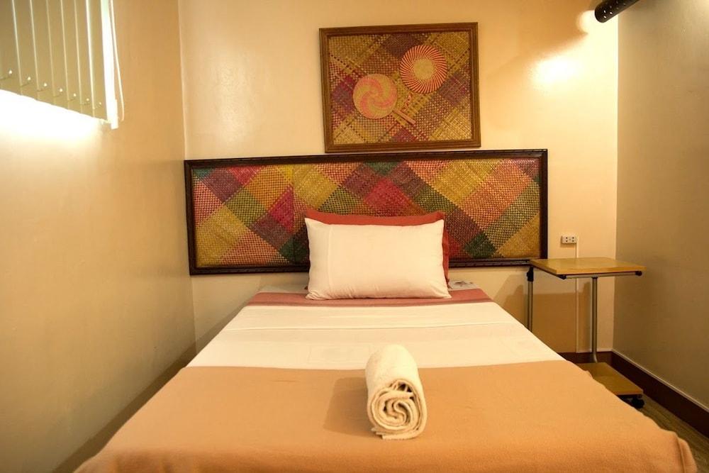 باهاي ني تودينغ إن آند بيسترو الصورة الأساسية