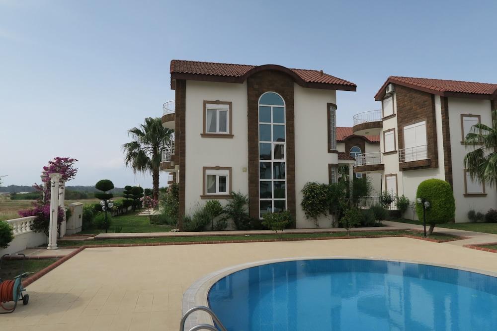 جرين جولف فيلاز بيليك الصورة الأساسية