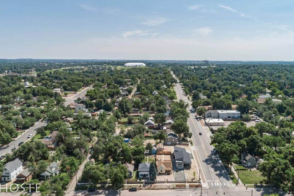 2 بد روم داون تاون أدفينتشر بايكس بيك فيوز إيه سي! منظر من الجو