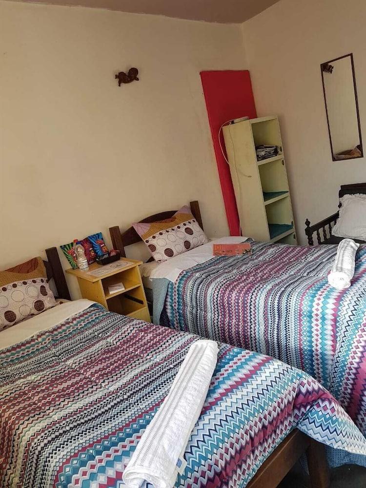 بوزادا بامبولها آر آند آر غرفة