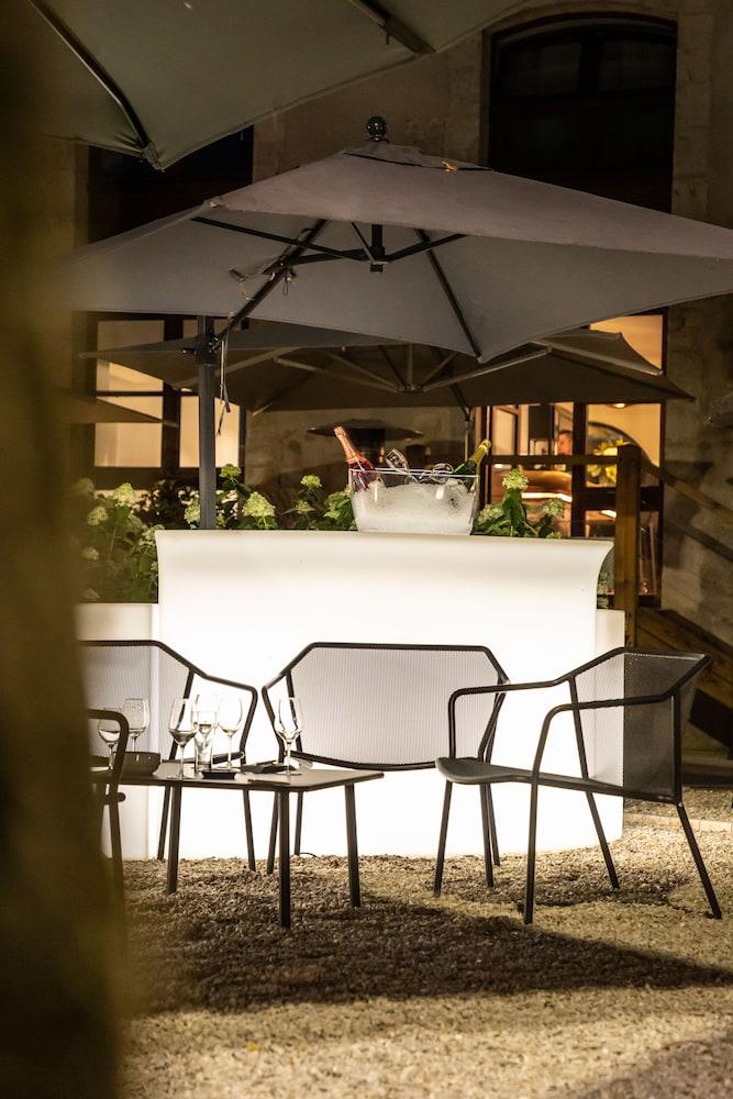 أوتل دو بوربون-ميركيور بورجيه المنطقة الخارجية