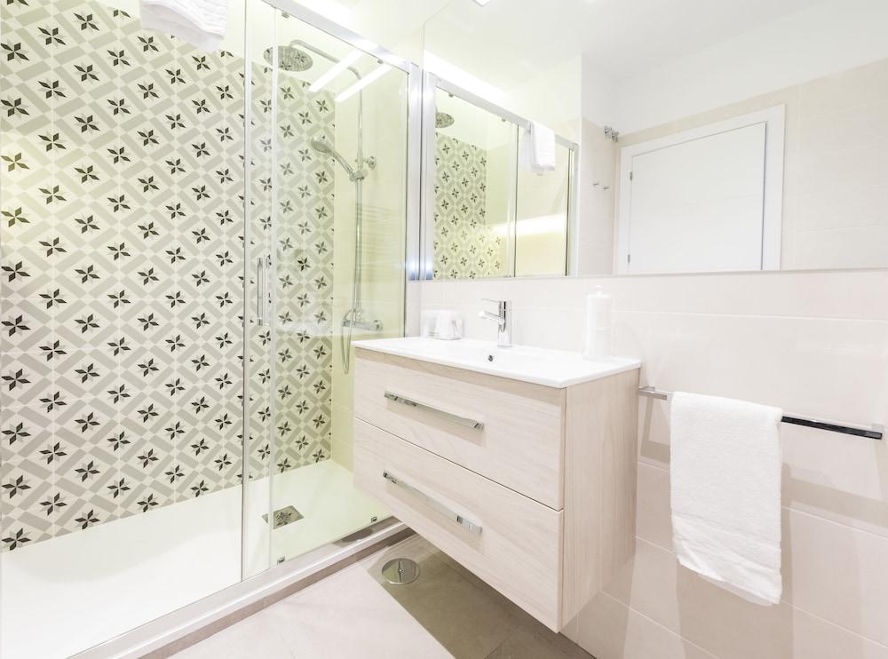 تشويكا إكسكلوسيف - ماد فلاتس كوليكشن أخرى