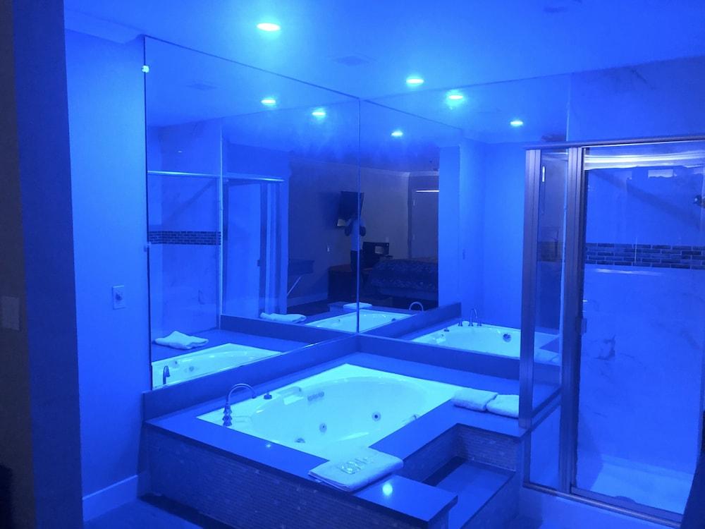 إيكونومي إن - أونتاريو أيربورت/تشينو غرفة