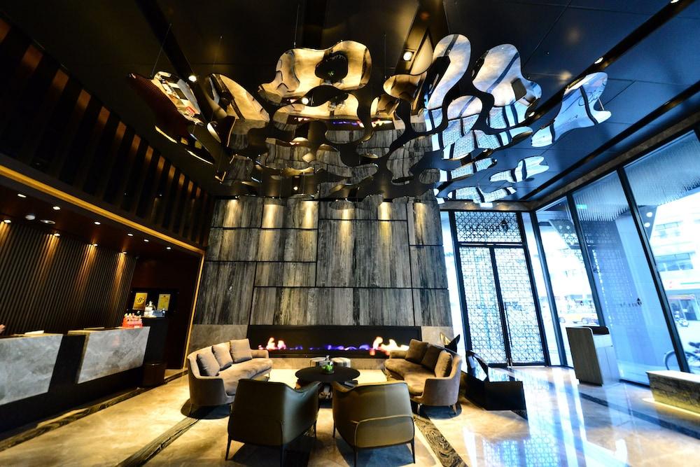 Treeart Hotel Lobby