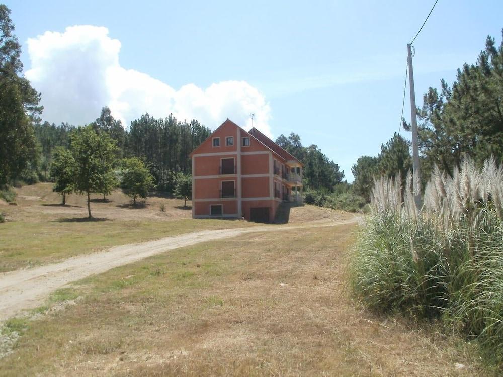 Pensión Rústica As Cobas Exterior