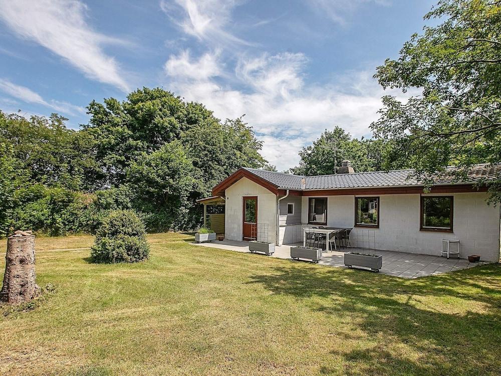 كوزي هوليداي هوم إن سيدانمارك ويذ باربيكو المنطقة الخارجية