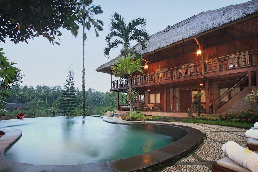 Graha Moding Infinity Pool