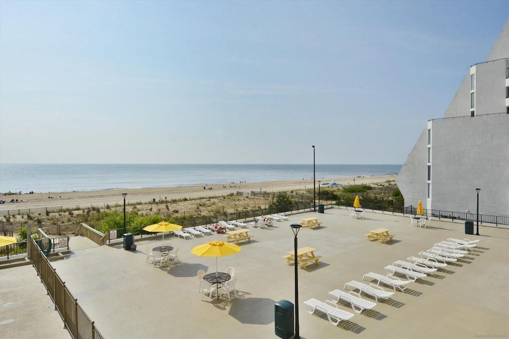 هينلوبين يونيت 615 باي لونج آند فوستر المنطقة المحيطة بالمنشأة