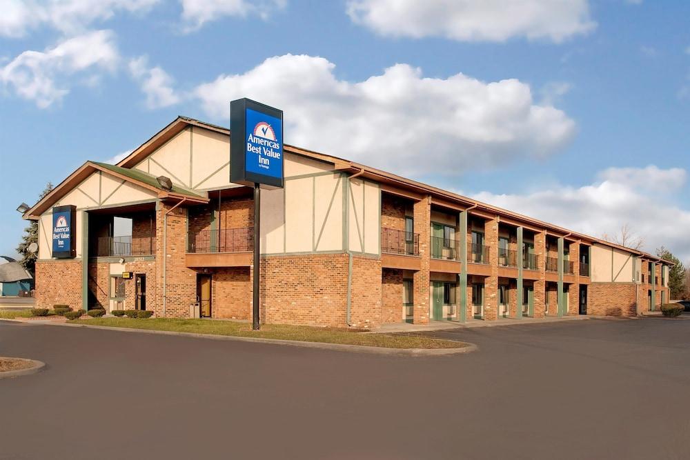 أميريكاز بيست فاليو إن ليفونيا ديترويت