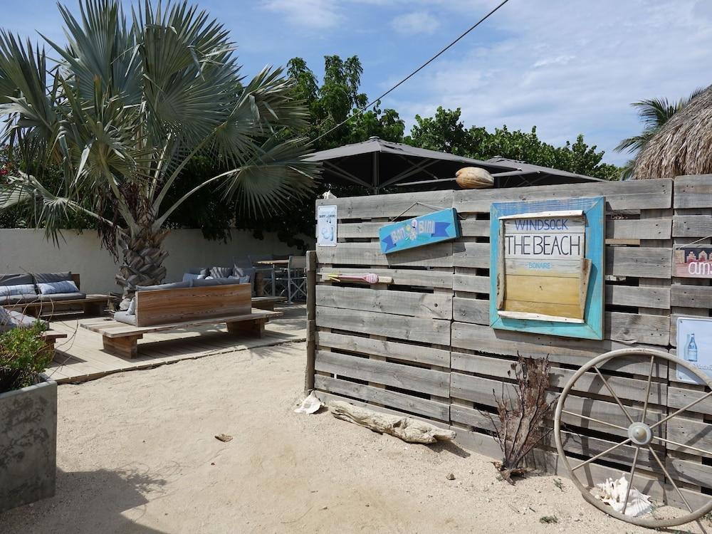 ستنينج أبارتمنت إن بلنيم ويذ برايفت تيراس المنطقة الخارجية