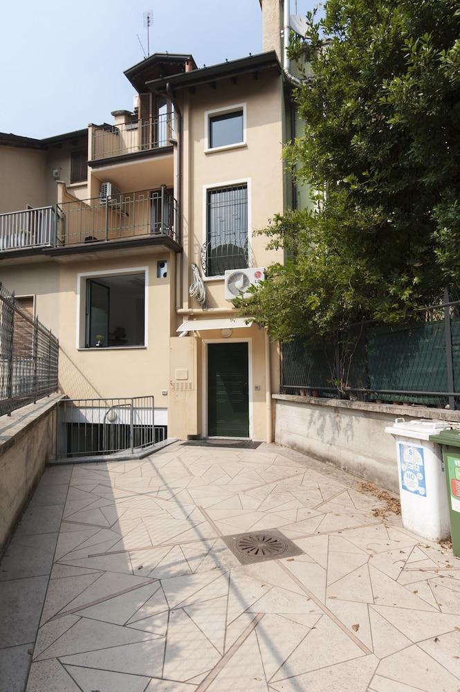 Intimate Attic Flat near Politecnico University Exterior