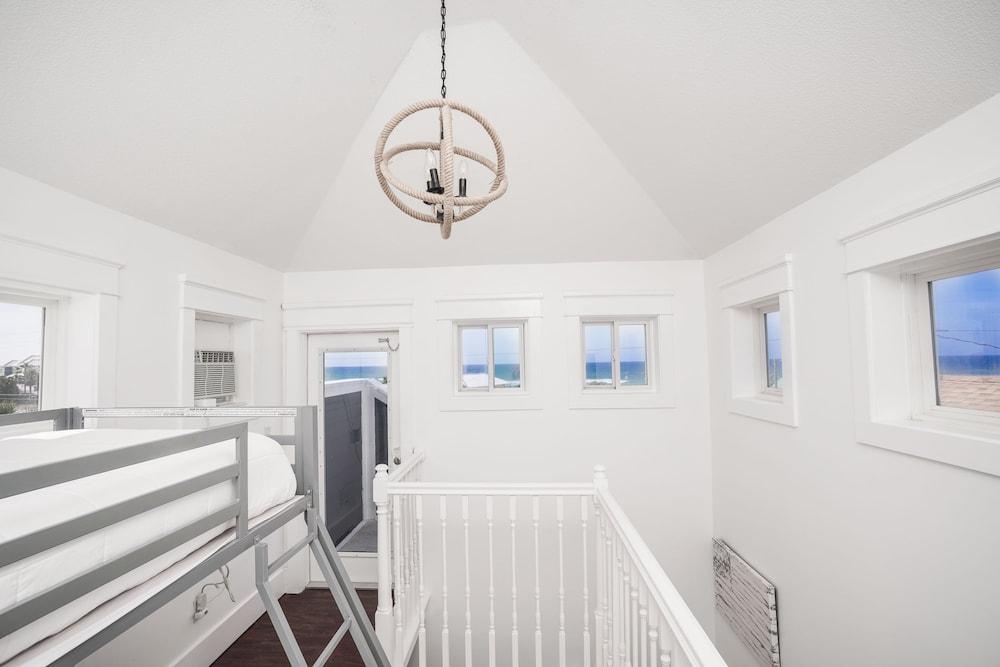 Sunnyside Up by Panhandle Getaways Room