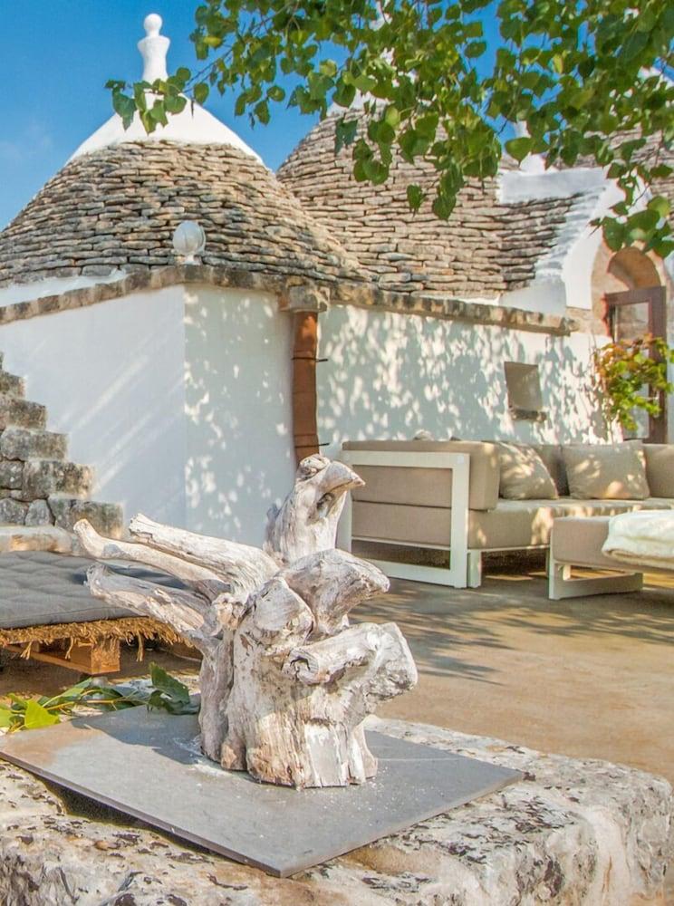 I Trulli di Annetta Exterior detail