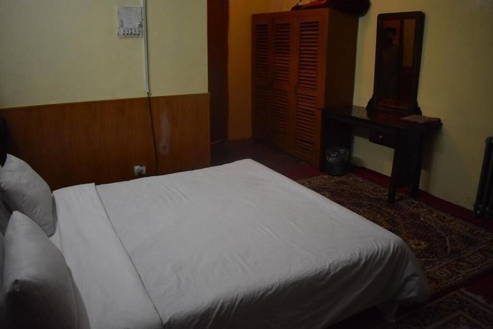 Gilgit Gateway Hotel Room