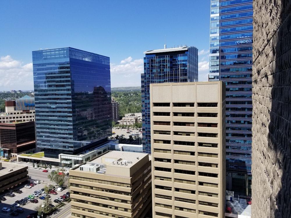 Calgary CORE Suites - 2 Bdrms Others