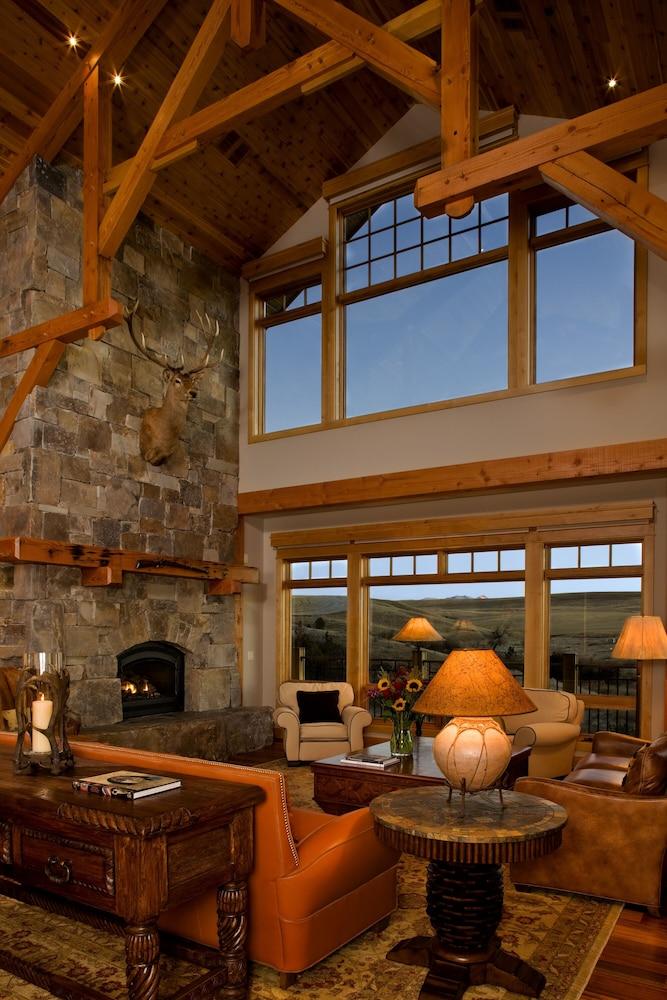 Grey Cliffs Ranch Lobby Sitting Area