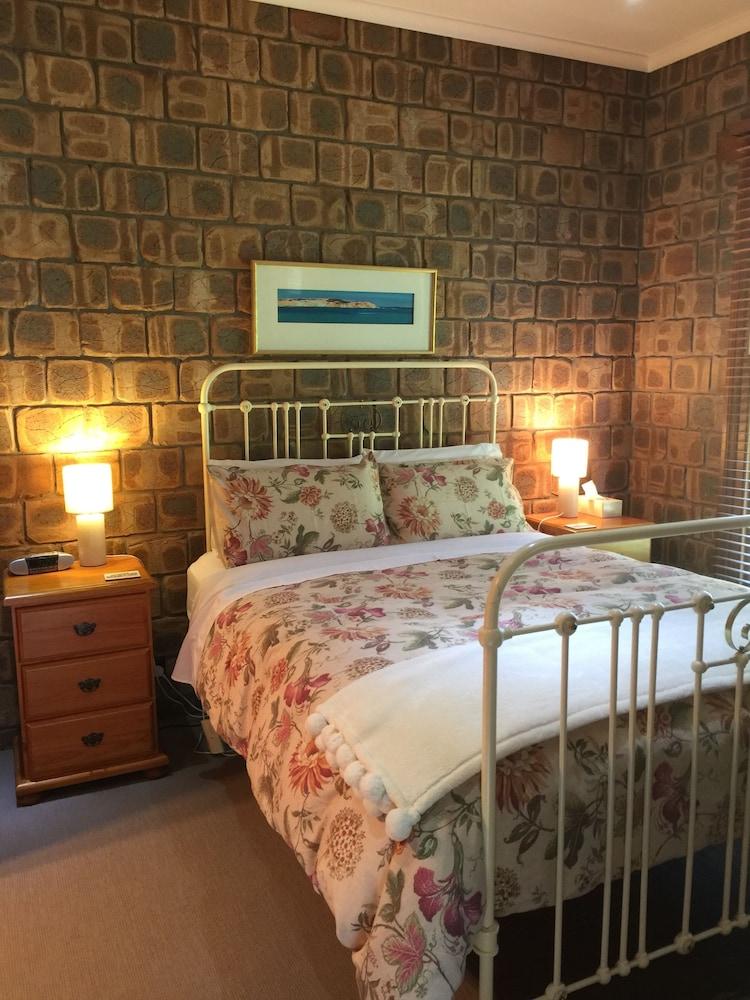 Farmhouse Flat Pet Friendly