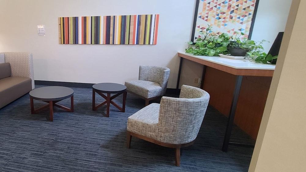 هوليداي إن إكسبرس نيوتون فولز باي آيتش جي الردهة