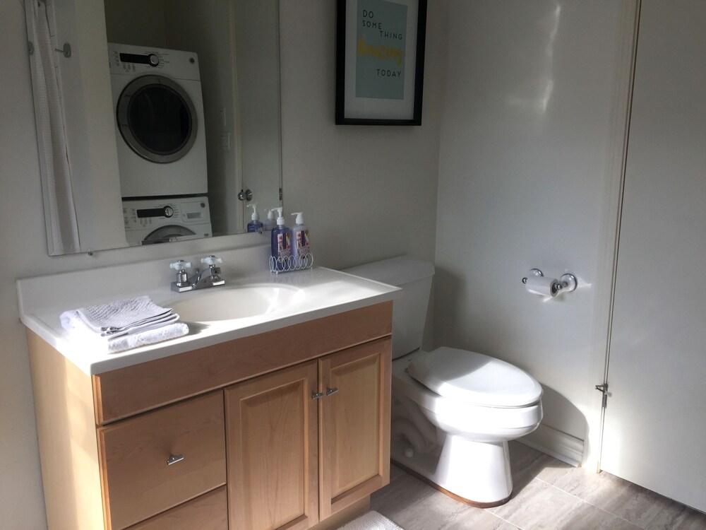 بيوتيفول تو ليفيل هاوس إن يوركفيل حمام