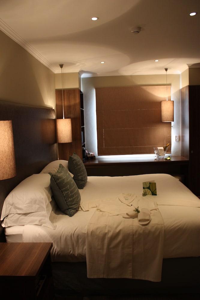 هوتل أون ذا بارك غرفة