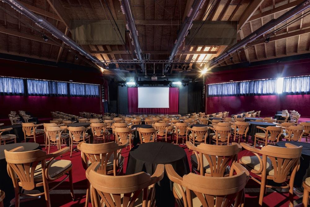 ألديانا كلوب أندالوسيين تفاصيل الفندق من الداخل