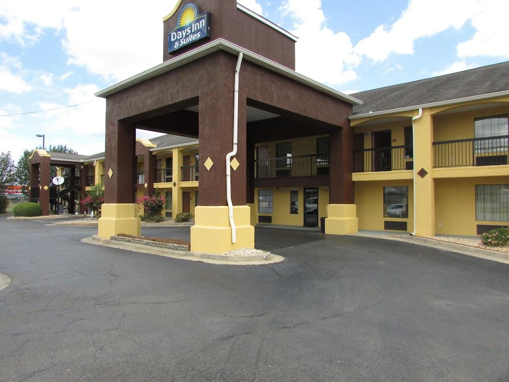 دايز إن آند سويتس باي وبندام فورت فالي منظر من الجو