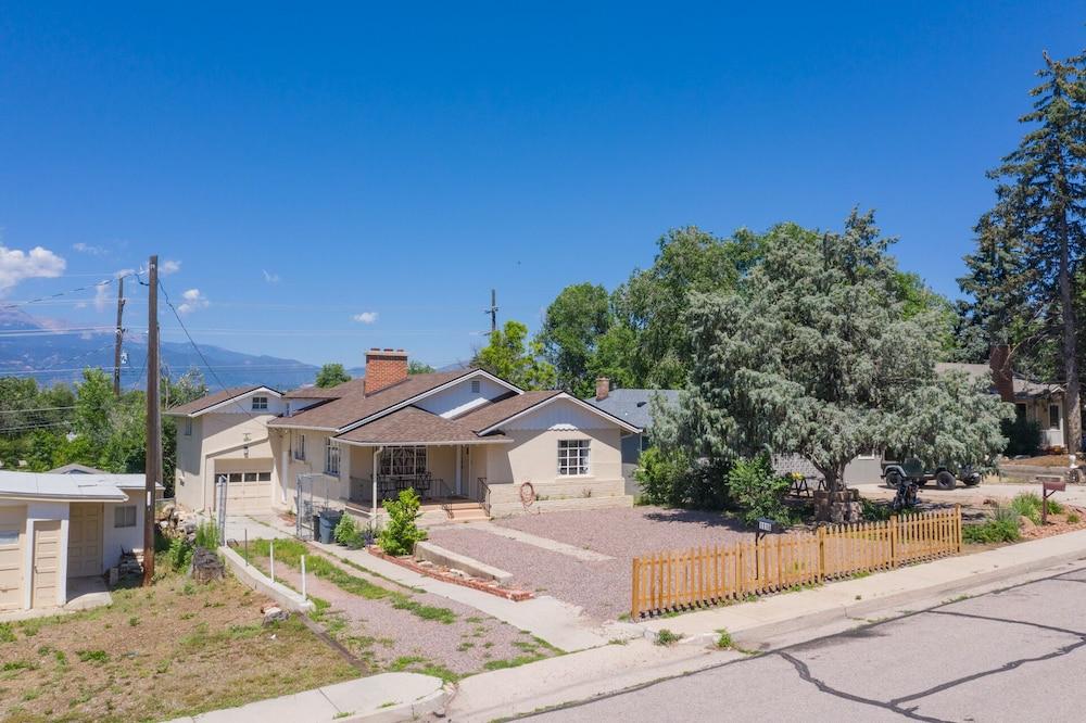 4 بد روم ماونتن فيو ويذ فايربيت آند بينج بونج المنطقة الخارجية