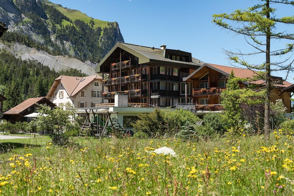 Hotel Blümlisalp Exterior